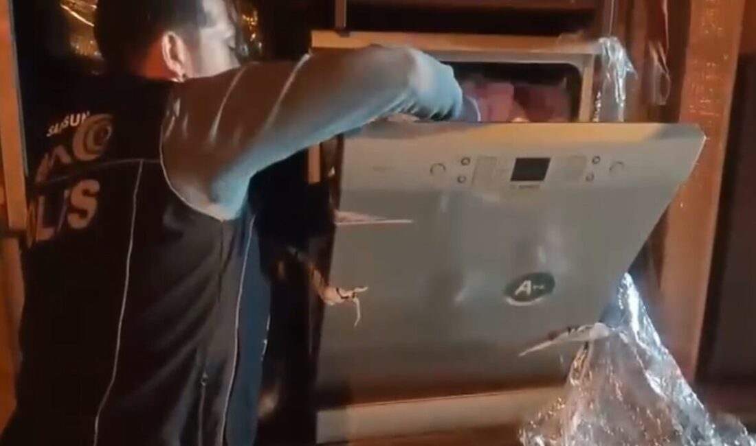 Samsun’da polis ekipleri tarafından ev nakliye aracında yapılan aramada, dedektör