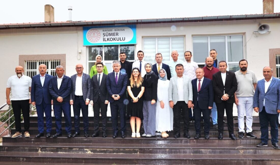 Bünyan’da yeni eğitim öğretim yılı ziyareti Kayseri’nin Bünyan ilçesinde 2025-2026 eğitim öğretim yılının başlaması dolayısıyla Sümer