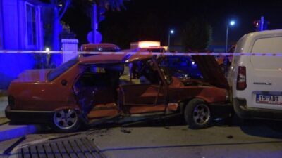 Burdur’da 3 aracın karıştığı trafik kazasında 1 kişi hayatını kaybederken