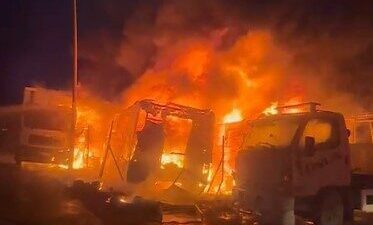 Bursa’nın Osmangazi ilçesinde park halindeki 3 kamyon ve 1 tır