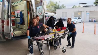 Bursa’nın İnegöl ilçesinde apartmanın 3. Katından düşen çocuk ağır yaralandı.