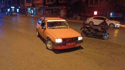 Bursa’da meydana gelen kazada drift yapan otomobile arkasından gelen motosikletli
