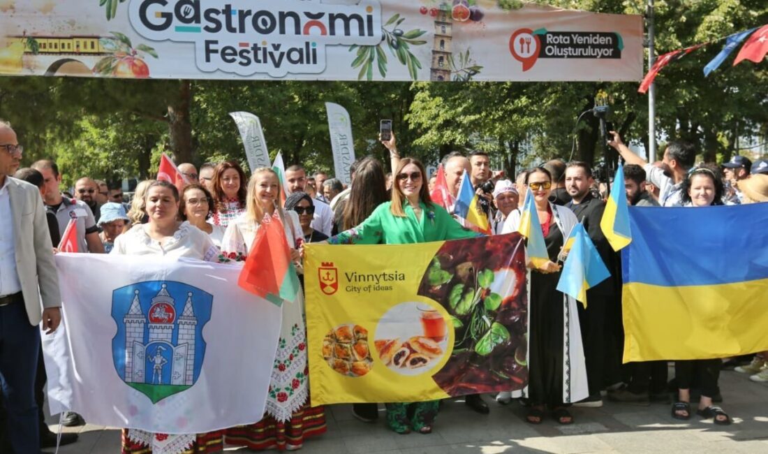 Bursa’da Gastronomi Festivali başladı Bursa’nın köklü mutfağını dünyaya tanıtmak, gastronomi kültürünü tekrar ortaya çıkarmak