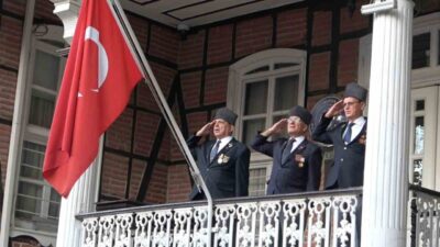 Bursa’nın düşman işgalinden kurtuluşunun 103. yıldönümü, kent genelinde düzenlenen etkinliklerle