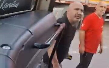 Bursa’da ters yöne giren otomobil sürücüsü ile otobüs şoförü arasında