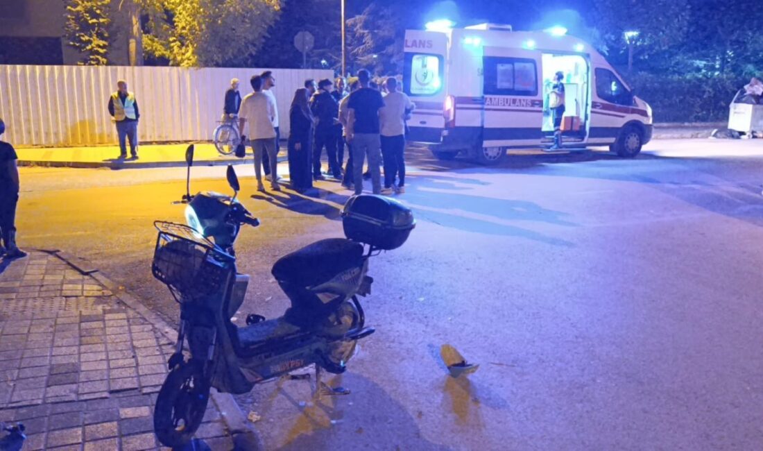Bursa’da otomobille elektrikli bisiklet çarpıştı: 1 ağır yaralı Bursa’nın İnegöl ilçesinde otomobil ile çarpışan elektrikli bisiklet sürücüsü ağır