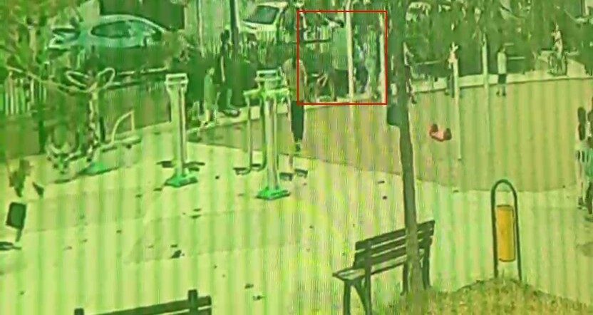 Bursa’da parkta oyun oynadığı sırada yorgun mermi isabet eden 6