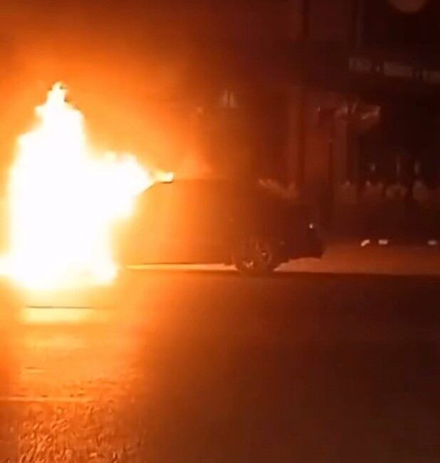 Bursa’da seyir halindeki bir araç, motor kısmından çıkan arıza nedeniyle