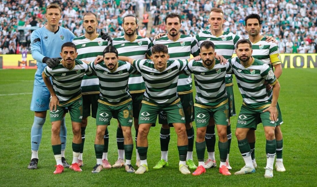 Bursaspor tekrar zirvede Bursaspor, Nesine 2. Lig Kırmızı Grup’ta Arnavutköy Belediyespor’u 3-1 mağlup