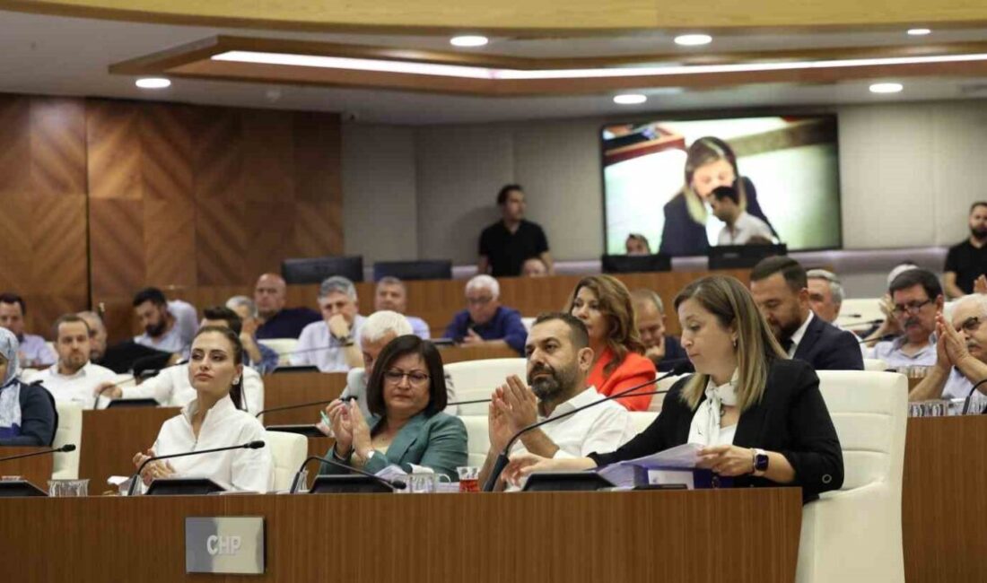 Antalya Büyükşehir Belediye Meclisi’nin eylül ayı toplantısında toplu taşımaya zam