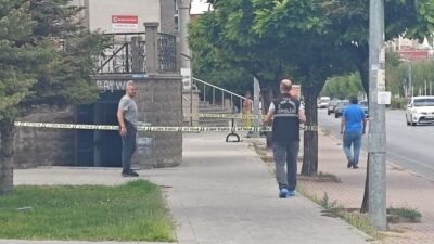 Kayseri’nin Melikgazi ilçesinde bir cami tuvaletinde bıçaklanan şahıs ağır yaralandı.