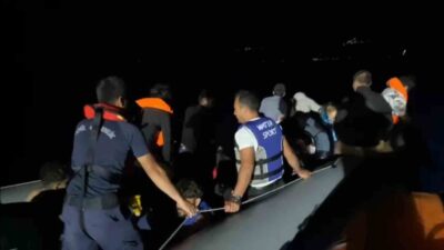 Çanakkale’nin Ayvacık ilçesi açıklarında Sahil Güvenlik Komutanlığı ekiplerince, lastik bot