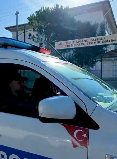 Çanakkale’de emniyet 192 okul sorumlusu ve 59 ekiple öğrencilerin güvenliğini sağlayacak Çanakkale İl Emniyet Müdürü Kenan Kurt, 2025-2024 eğitim-öğretim yılında il