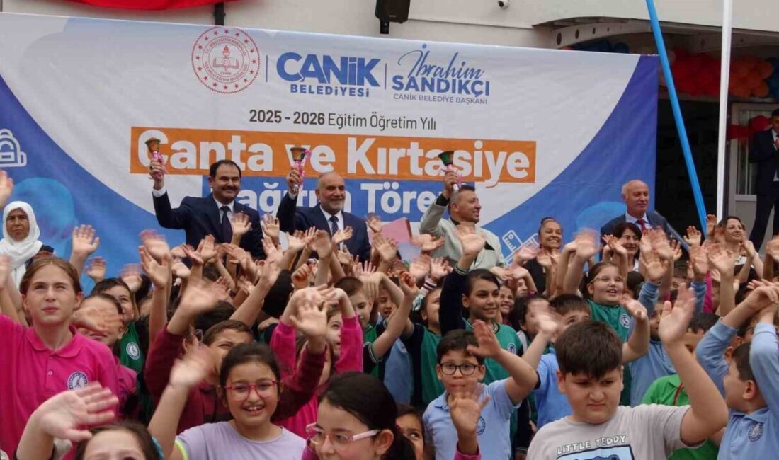 Canik Belediyesi’nden 2 binin üzerinde öğrenciye çanta ve kırtasiye desteği Samsun’un Canik Belediyesi tarafından, ilçede bu yıl birinci sınıfa başlayan