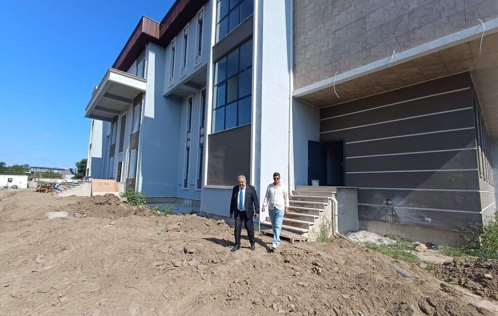 Samsun’un Çarşamba ilçesinde yapımı devam eden hükümet konağı inşaatında sona