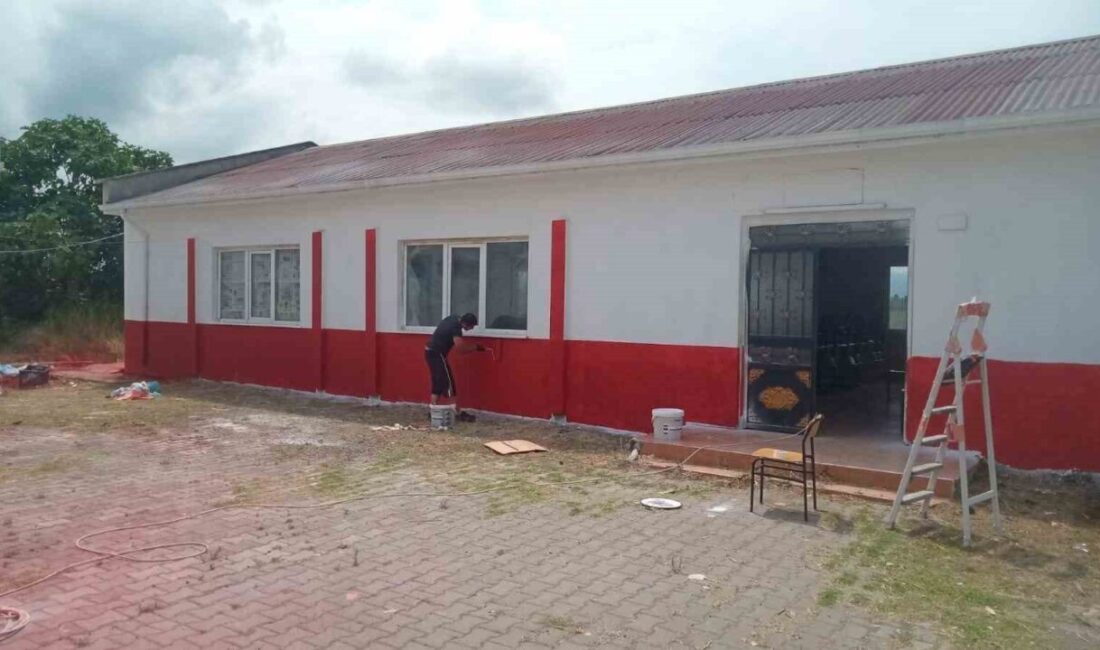 Çarşamba’da Ahubaba Ortaokulu yenilendi Samsun’un Çarşamba ilçesinde Ahubaba Ortaokulu, yükümlülerin desteğiyle yeniledi. Yenileme çalışmaları,