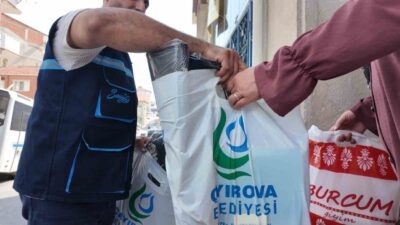 Çayırova Belediyesi, eğitim-öğretim döneminin başlamasıyla birlikte ilçedeki ihtiyaç sahibi öğrencilere