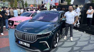 Çekmeköy Belediyesi’nin ev sahipliğinde düzenlenen ’Car Fest 2025’de yüzlerce modifiyeli
