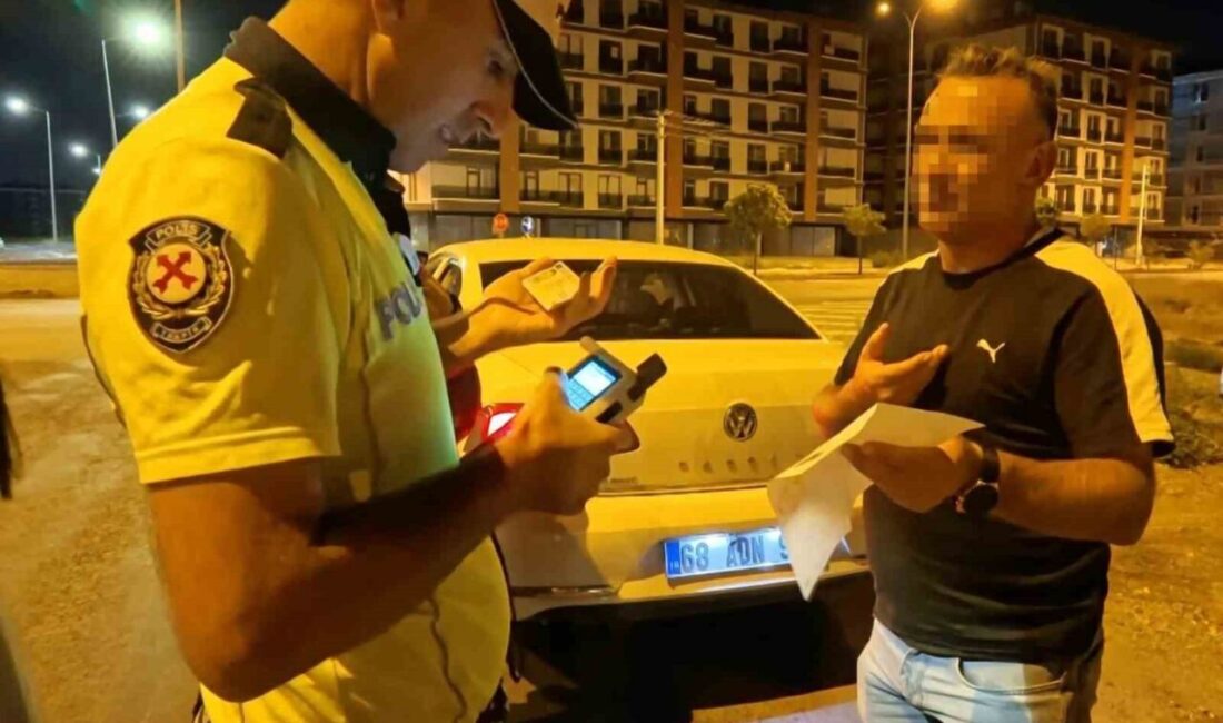 Aksaray’da cezaevinden izinli çıkıp alkol aldıktan sonra eşi ve çocuklarıyla