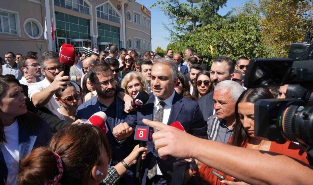 Cumhuriyet Halk Partisi’nin (CHP) 38’inci Olağan Kurultayı ve 21’inci Olağanüstü