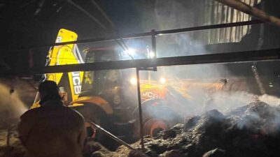 Hatay’da samanlıkta çıkan yangın, çiftliğe yayılmadan itfaiye ekipleri tarafından söndürüldü.