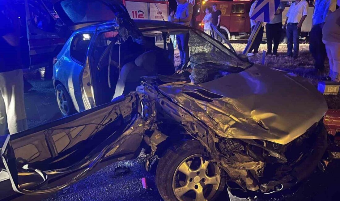 Civciv taşıyan tıra otomobil çarptı; 6 yaralı Zonguldak’ın Çaycuma ilçesinde gece saatlerinde meydana gelen trafik kazasında otomobil