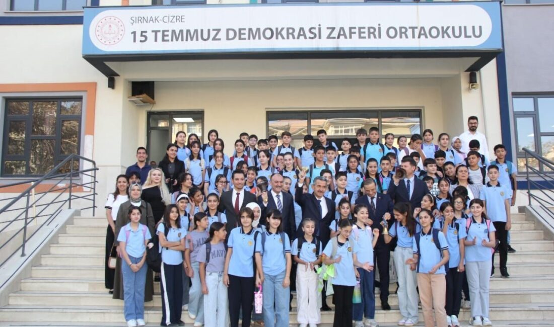 Cizre’de ilk ders zili çaldı, 46 bin 349 öğrenci ders başı yaptı Şırnak’ın Cizre ilçesinde 2025-2026 eğitim ve öğretim yılı Şırnak Valisi