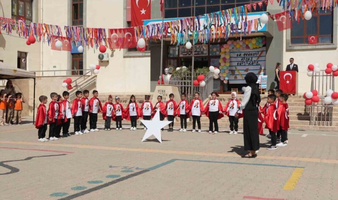 Cizre’de İlköğretim Haftası coşku ile kutlandı Şırnak’ın Cizre’de İlçe Milli Eğitim Müdürlüğü tarafından düzenlenen İlköğretim Haftası