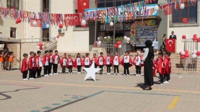 Şırnak’ın Cizre’de İlçe Milli Eğitim Müdürlüğü tarafından düzenlenen İlköğretim Haftası