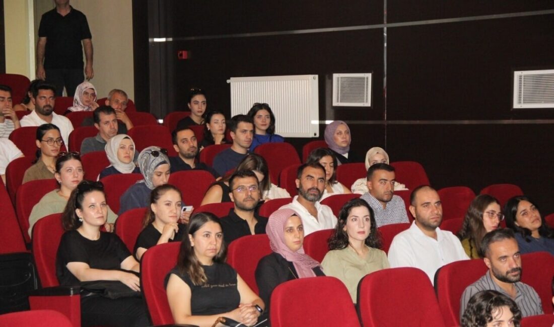 Cizre’de rehber öğretmenler ile sene başı toplantısı yapıldı Şırnak’ın Cizre ilçesinde 2025-2026 eğitim öğretim yılı rehber öğretmenler toplantısı