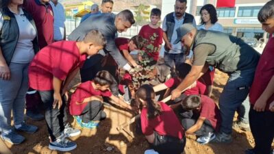 Mersin’de, eğitim-öğretim yılı orman sevgisi ve yangın tatbikatlarıyla devam ediyor.