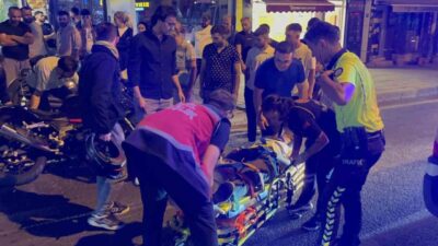 Tekirdağ Çorlu’da panelvan minibüsle çarpışan motosikletteki 2 genç yaralandı. Şinasi