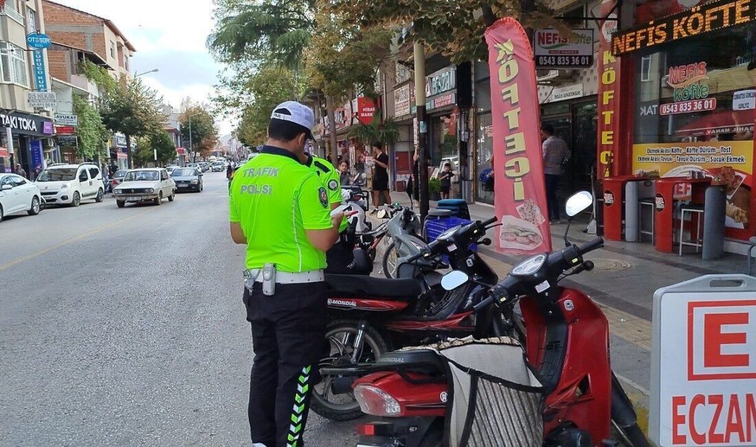 Çorum’da 20 motosiklet trafikten men edildi Çorum’un Osmancık ilçesinde, polis ekipleri tarafından gerçekleştirilen denetimlerde, 20 motosiklet