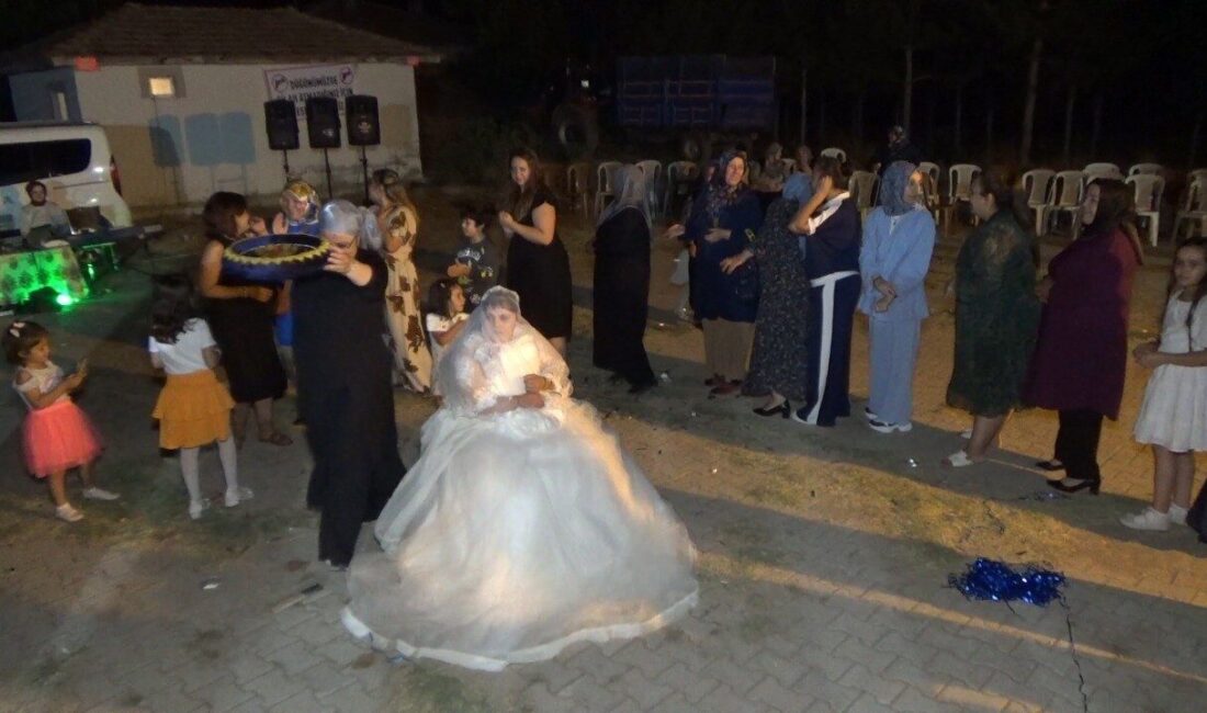 Çorum’da Down sendromlu Mesude’nin düğün hayali gerçek oldu Çorum’un Osmancık ilçesinde gelinlik giyme hayali kuran down sendromlu Mesude