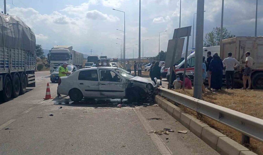 Çorum’da kamyon ile otomobil çarpıştı: 4 yaralı Çorum’da kamyon ile otomobilin çarpışması neticesinde meydana gelen kazada 4