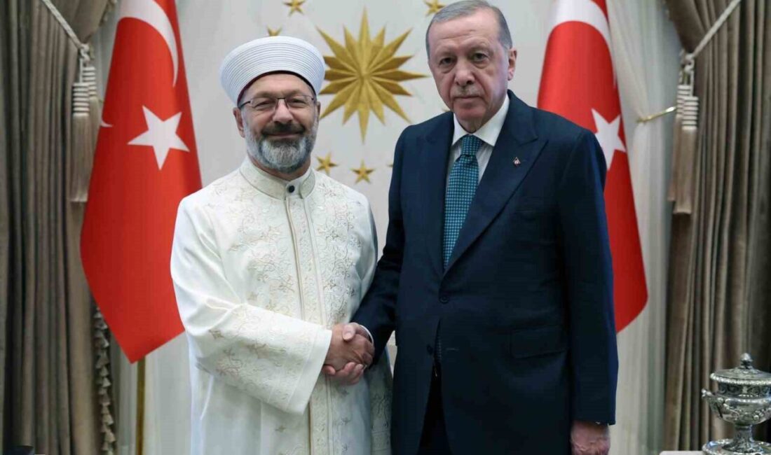Cumhurbaşkanı Erdoğan eski Diyanet İşleri Başkanı Prof. Dr. Erbaş’ı kabul etti Cumhurbaşkanı Recep Tayyip Erdoğan, veda ziyaretinde bulunan eski Diyanet İşleri