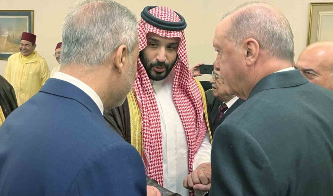 Cumhurbaşkanı Erdoğan: “Karşımızda kaostan ve kandan beslenen bir terör zihniyeti ve onun vücut bulduğu bir devlet var” Cumhurbaşkanı Recep Tayyip Erdoğan, Karşımızda kaostan ve kandan beslenen bir