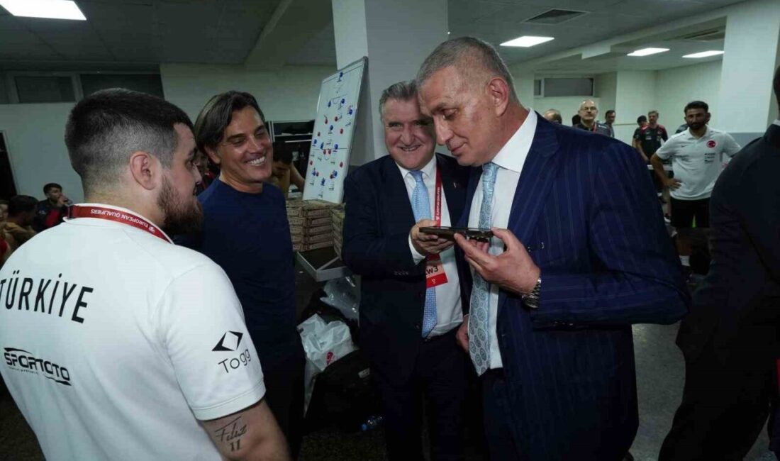 Cumhurbaşkanı Erdoğan’dan A Milli Futbol Takımı’na tebrik telefonu Cumhurbaşkanı Recep Tayyip Erdoğan, 2026 FIFA Dünya Kupası Avrupa Elemeleri