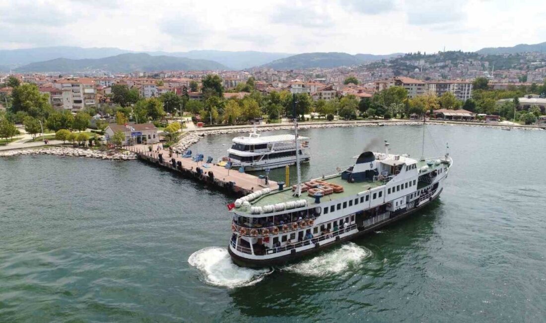 D-130 trafiğine vapur çözümü: Seferler arttı, ücretler yarıya indi Kocaeli Büyükşehir Belediyesi, Başiskele’de yapımı süren kavşak projesi nedeniyle D-130