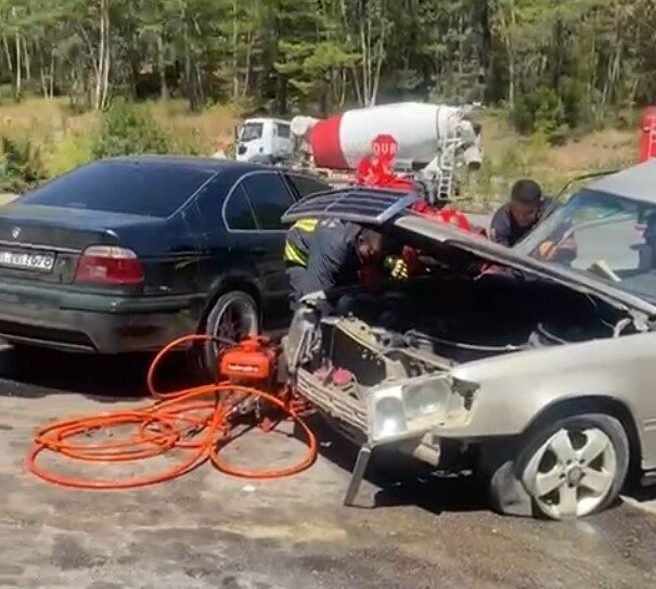 Fethiye-Dalaman Yolu üzerinde Göcek Tüneli’nin Dalaman çıkışı yakınında iki otomobilin