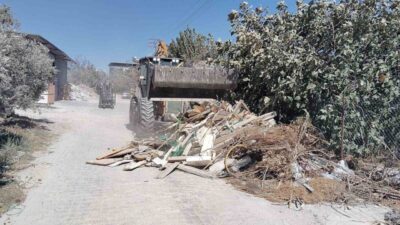 Defne Belediyesi, kentin her mahallesinde temizlik çalışmalarını sürdürerek yaşana bilirliği