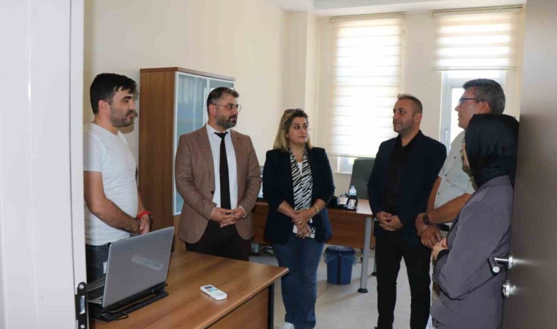 Demirözü İlçe Devlet Hastanesinde incelemeler yapıldı Bayburt İl Sağlık Müdürü Uzm. Dr. Harun Sivlim, Demirözü İlçe