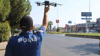 Aydın’ın Efeler ilçesinde gerçekleştirilen drone destekli trafik denetimlerinde kurallara uymayan