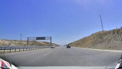 Denizli-Aydın otoyolunda ters yönde son sürat ilerleyen bir maganda, trafikteki