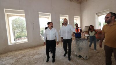 Hatay’da depremde zarar gören tarihi valilik konutunda çalışmalar sürüyor. Vali