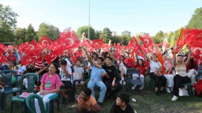 Kocasinan Belediyesi, milli heyecanı dev ekrana taşıyarak vatandaşlara unutulmaz bir