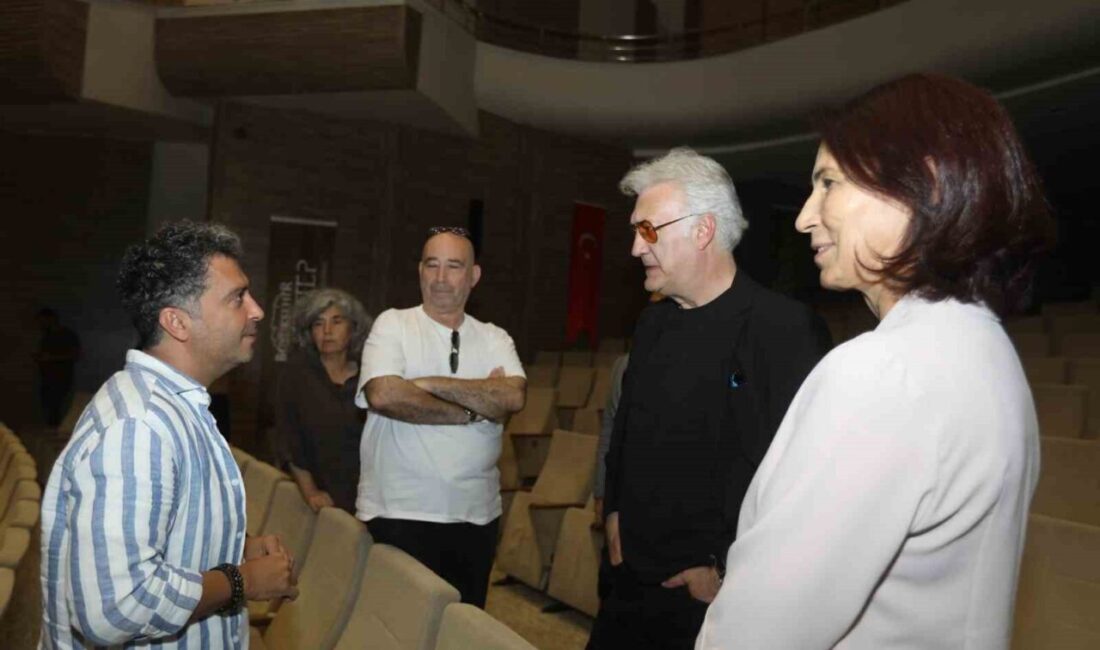 Gaziantep Büyükşehir Belediyesi Şehir Tiyatrosu tarafından sahnelenecek “Gazel” oyununun provasını,