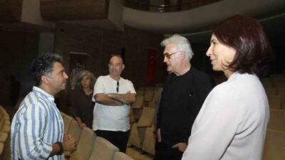 Gaziantep Büyükşehir Belediyesi Şehir Tiyatrosu tarafından sahnelenecek “Gazel” oyununun provasını,