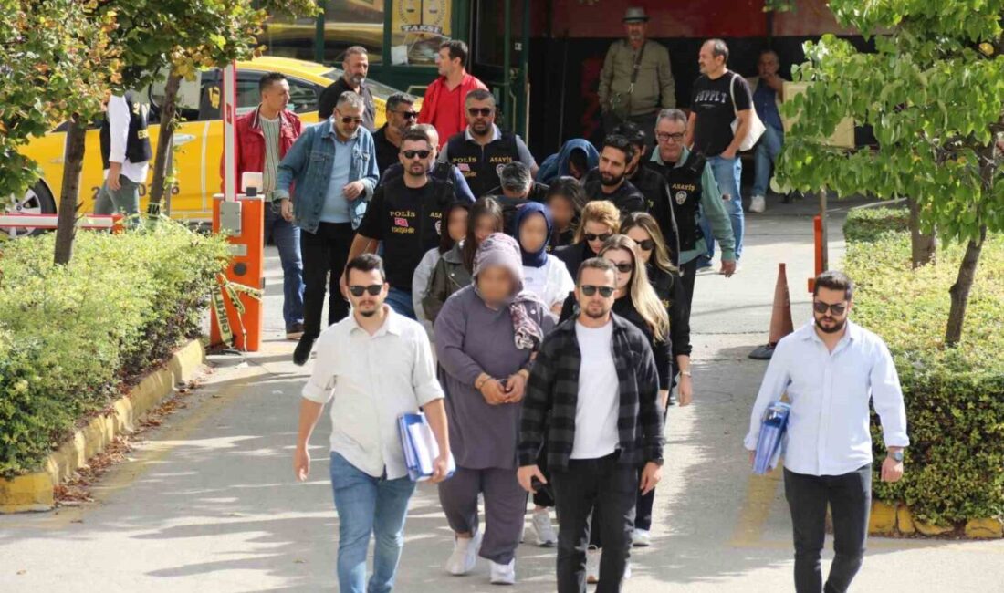 İnternet üzerinden devre mülk satışı yaptıklarını söyleyip, kendilerini emlak komisyoncusu