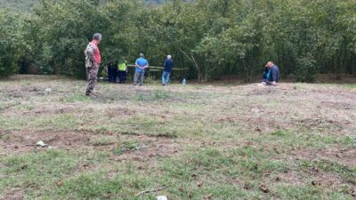 Sakarya’nın Karasu ilçesinde kontrolünü kaybettiği traktörün devrilmesi neticesinde altında kalan